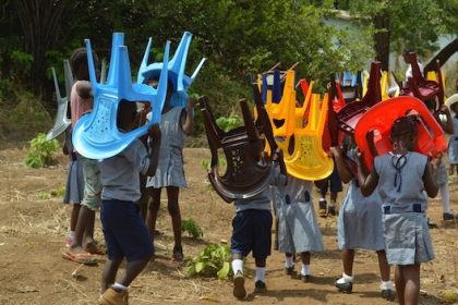 Niños en una escuela en Sierra Leona